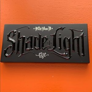 Kat Von D Shade+Light eyeshadow palette